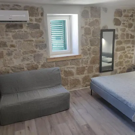 Stone Apartament Split
