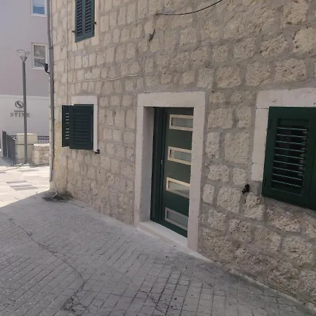 Stone سبليت
