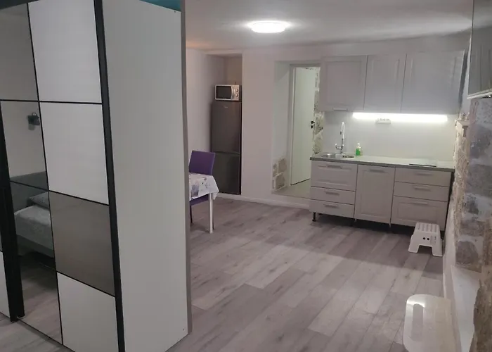 Stone Apartment Split