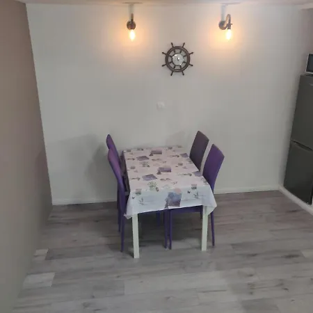 Apartman Stone Split