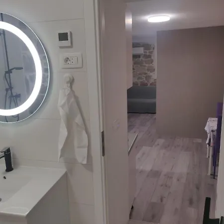 Apartman Stone Split