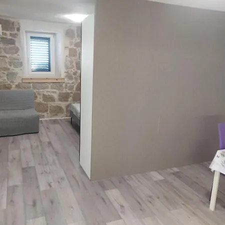 Stone * Split