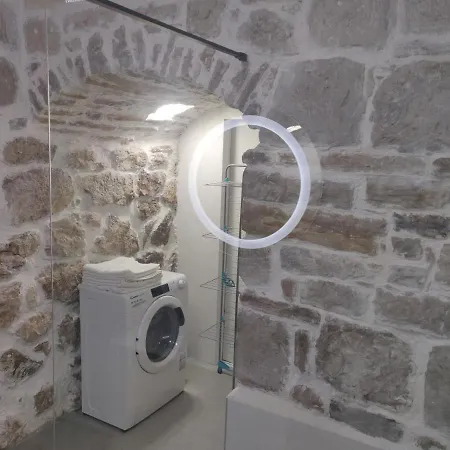 Stone Apartman *